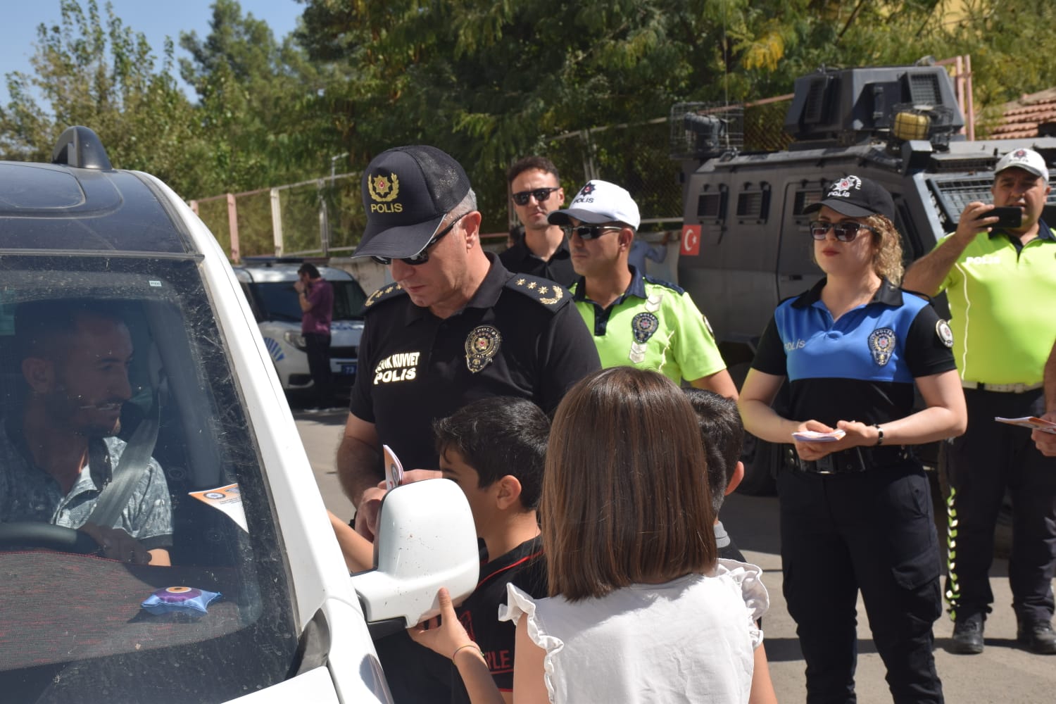 ŞIRNAK EMNİYET MÜDÜRLÜĞÜ BİLGİLENDİRME ÇALIŞMALARINI SÜRDÜRÜYOR