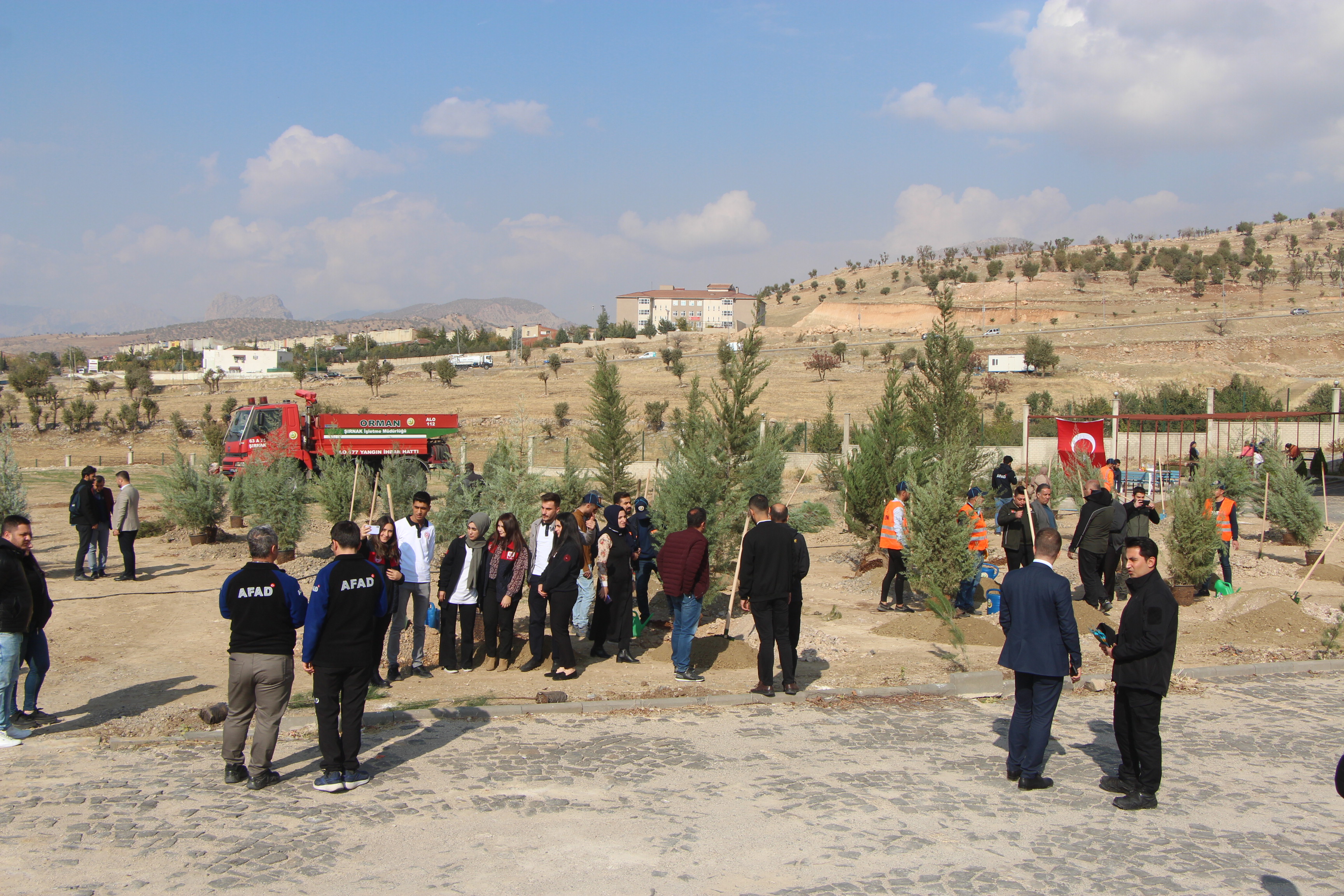 ŞIRNAK’TA 60 BİN FİDAN TOPRAKLA BULUŞTU