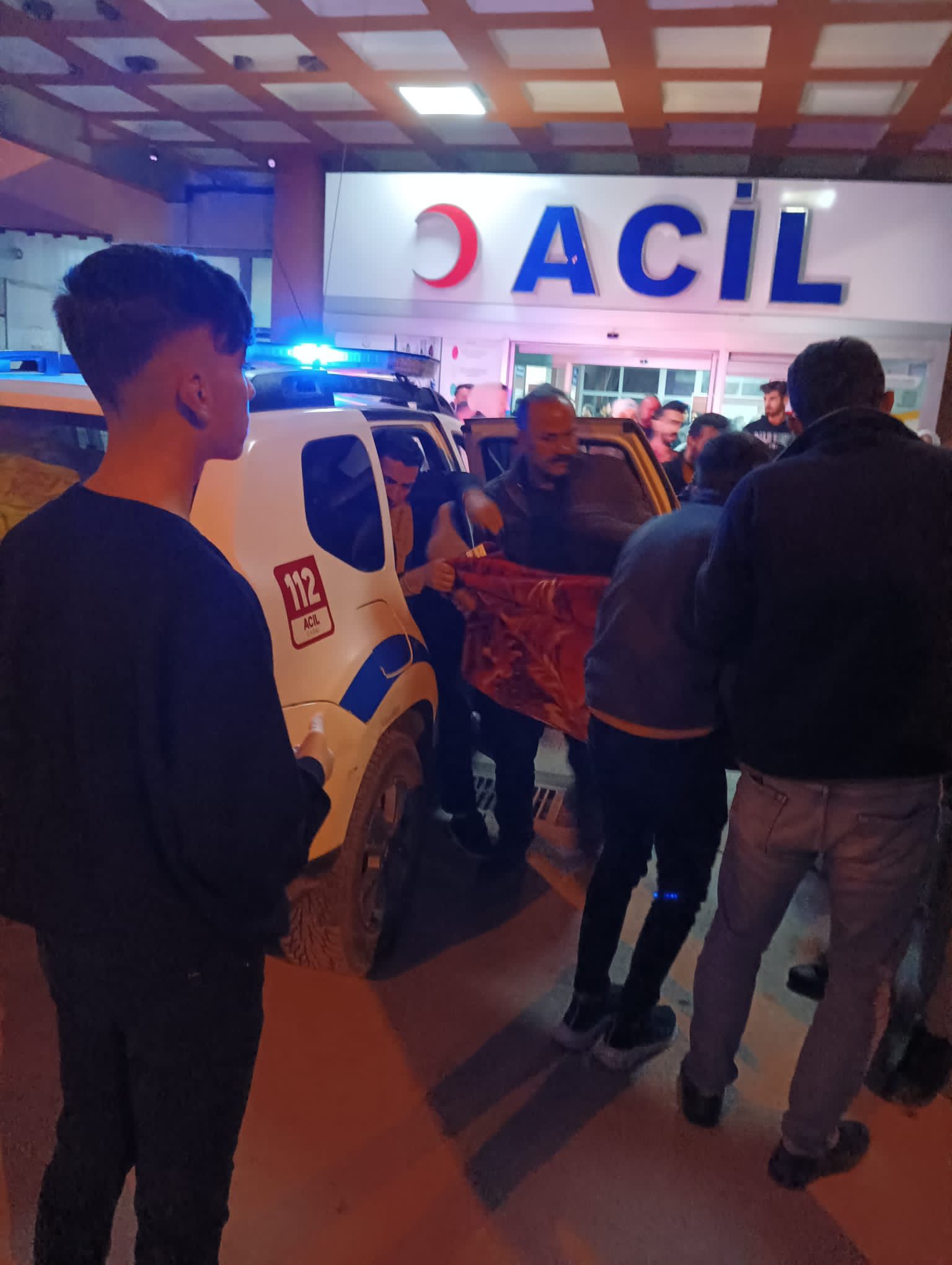 Trafik Polisi Kalp Krizi Geçiren Vatandaşı Hastaneye Ulaştırdı