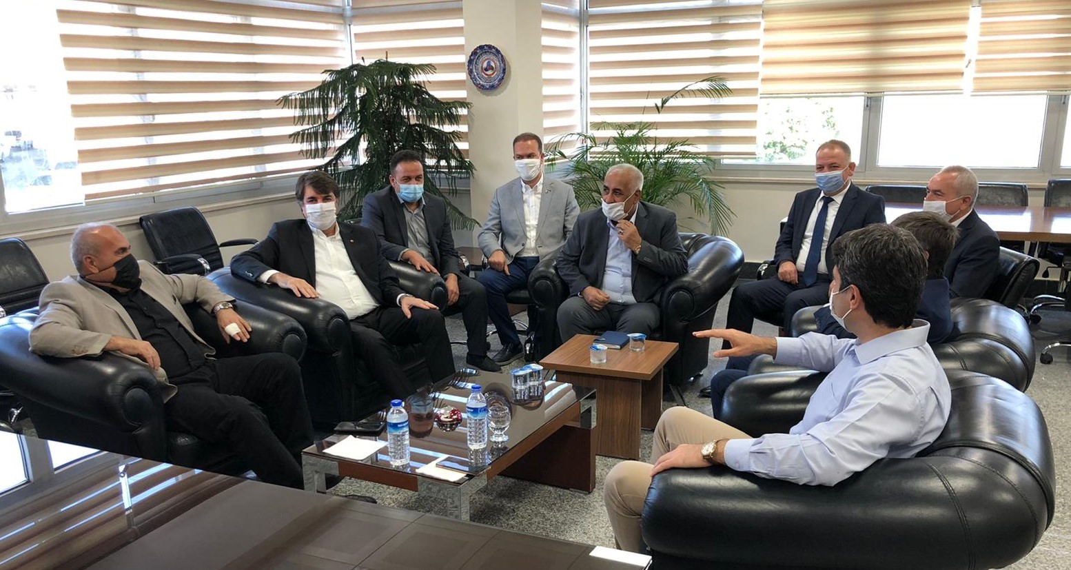 HABUR SINIR KAPISINDA ARAÇ KUYRUĞUNA ÇÖZÜM TOPLANTISI