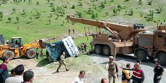 Şırnak'ta askerleri taşıyan otobüs devrildi: 2 şehit, 45 yaralı