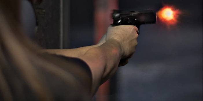 Diyarbakır'da 14 Yaşındaki Çocuk Annesini Döven Babasını Tabancayla Vurdu