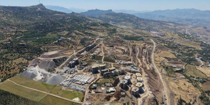 800 İşçi, Yüzlerce İş Makinesi... Şırnak'ta Yeni Bir Şehir Doğuyor!