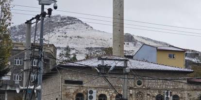 Diyarbakır’da mevsimin ilk karı yağdı