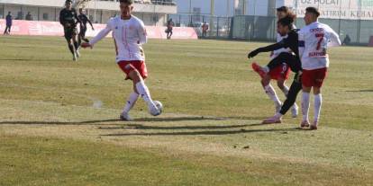 Türkiye Kupası'nda 3. Lig takımı Muşspor, Süper Lig ekibi Antalyaspor ile berabere kaldı