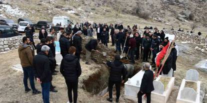 Yıllarca Tek Başına Yaşıyan, Asuri-Süryani Kanaat Önderi Beytüşşebap'ta Son Yolculuğuna Uğurlandı