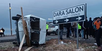 Kızıltepe'de öğrenci servisi başka bir araç ile çarpıştı: 11 yaralı