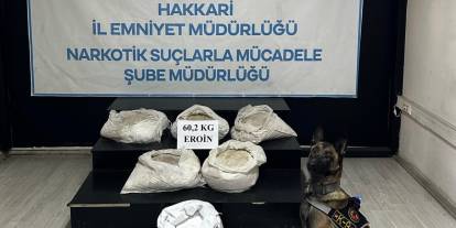 Hakkari'de bir araçta 60 kilo eroin ele geçirildi, 1 kişi yakalandı