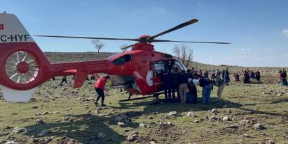 Helikopter ambulans kırsal alanda yaralanan vatandaş için havalandı