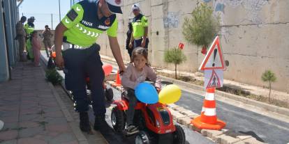 Silopi'de öğrencilere trafik eğitimi verildi