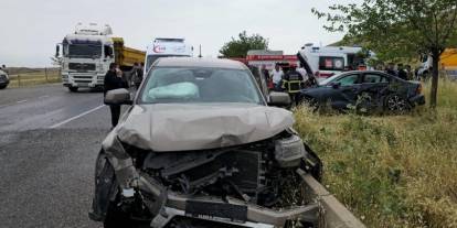 Diyarbakır’da otomobil ile kamyonet çarpıştı: 1 kişi öldü, 3 yaralı