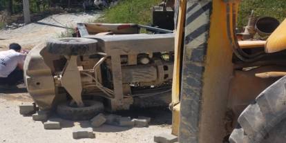 Mardin'de devrilen forkliftin altında kalan kişi hayatını kaybetti