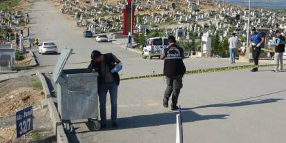 Akrabaların mezarlıkta silahlı ve bıçaklı kavgasında 1 kişi öldü, 2 yaralı