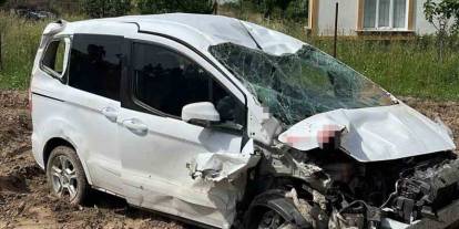 Batman’da şarampole yuvarlanan araçta 2 kişi yaralandı