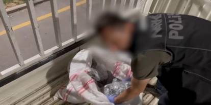 Kilim arasına zulalanmış 5 kilo skunk ele geçirildi: 1 tutuklama