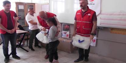 Kızılay’ın Yardım Eli Çocuklara Uzandı