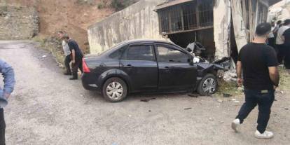 Bitlis’te otomobil duvara çarptı: 2 kadın hayatını kaybetti, 2 yaralı