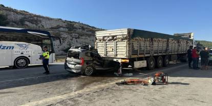 Tıra çarpan araçtaki 1'i çocuk 5 kişi hayatını kaybetti