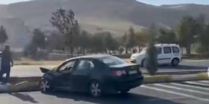 Mardin'de iki aracın çarpıştığı kazada 2 kişi yaralandı