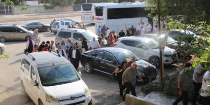 PKK'nın silah bırakma programını takip edecek heyet Şırnak’ta karşılandı