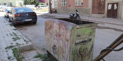 Çöp konteynerinde yeni doğmuş bebek bulundu!