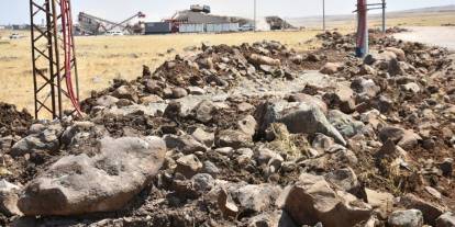 Şırnak’ta Atıl Araziler Üretime, Taşlar Yola Dönüşüyor
