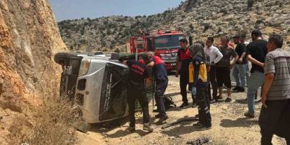 Şarampole Devrilen Kamyonetin Sürücüsü Yaralandı
