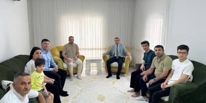 Cizre Kaymakamı Baycar ile Müdür İke YKS ve YDS'de dereceye giren öğrencileri ziyaret etti