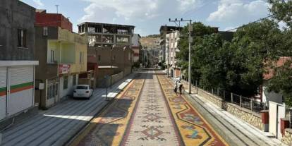 Mazıdağı’nda Halı Desenli Yol Ve Bozuk Yol Dikkat Çekiyor