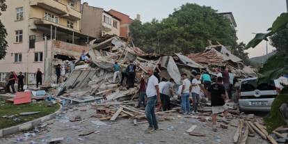 Bakan Uraloğlu: Deprem nedeniyle henüz ulaşım akslarımızda olumsuzluk tespit edilmemiştir