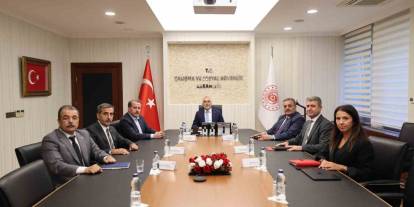 Hükümet, memur zammı görüşmelerinde yeni teklifte bulundu