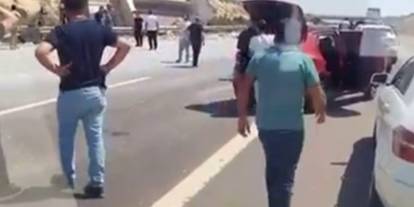 Kamyonun devrilmesi sonucu sürücünün 7 yaşındaki çocuğu hayatını kaybetti