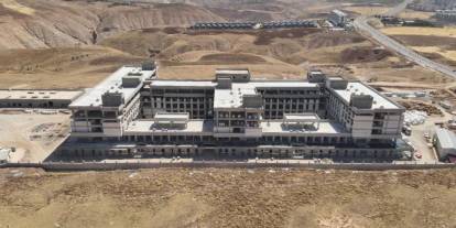 Siirt'te 400 yataklı yeni hastane inşaatında inceleme yapıldı