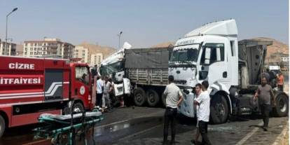 Şırnak’ın Cizre İlçesinde 2 TIR Çarpıştı:2 Yaralı