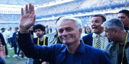 Fenerbahçe'de Flaş Ayrılık: Mourinho Takımdan Ayrıldı!
