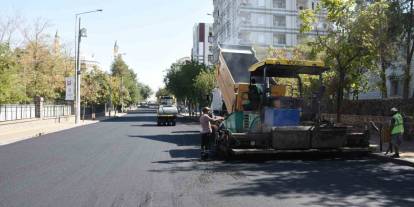 Diyarbakır’da 11 Kilometrelik 11 Cadde Ve Bulvara 30 Bin Ton Asfalt Serildi