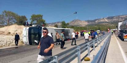 Diyarbakır yolcu otobüsü kaza yaptı: Ölü ve yaralılar var