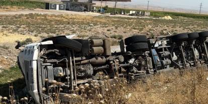 Cizre-Silopi Karayolunda Tanker Devrildi:1 Yaralı