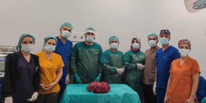 Hastanın 6 Kiloluk Böbreği, Ameliyatla Alındı
