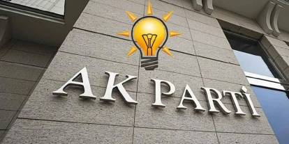 Ak Parti'de Neler Oluyor? Bir İl Başkanı Daha İstifa Etti
