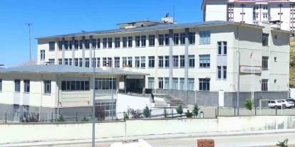 Okulda Hem Elektrik Hem De Sular Yok