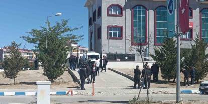 Van’da öldürülen anne ve oğulları defnedildi