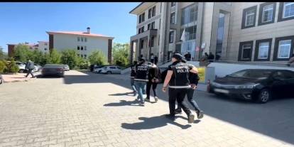 Bitlis’te uyuşturucu satıcılarına yapılan operasyonda 10 kişi tutuklandı