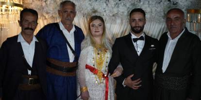Şırnak’ta Aşiret Düğününde Gelin ve Damat'a 10 Milyon TL Değerinde Takı Takıldı
