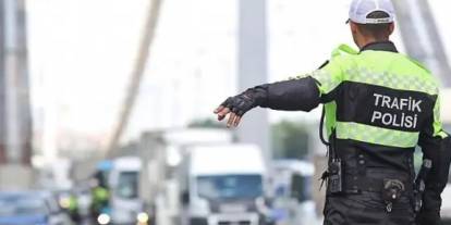 Trafikte Telefon Kullananlar Dikkat! Cezası 5 Bin TL olacak