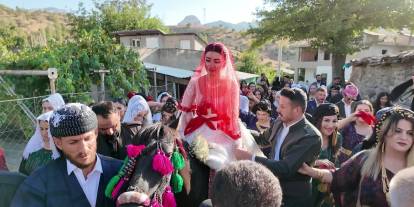 Şırnak'ta Atla Gelin Alma Geleneği Yaşatılıyor