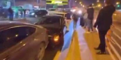 9 Aracın Karıştığı Kazada 3 Kişi Yaralandı