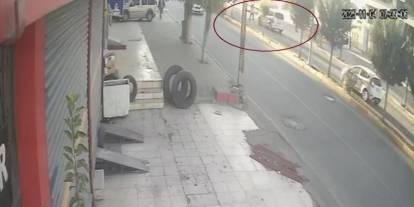 Siirt'te aracın çarptığı kadın yaya ağır yaralandı! Kaza anı kameraya yansıdı