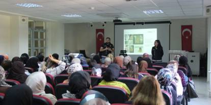 Cizre'de "En İyi Narkotik Polisi Anne" Semineri Düzenlendi