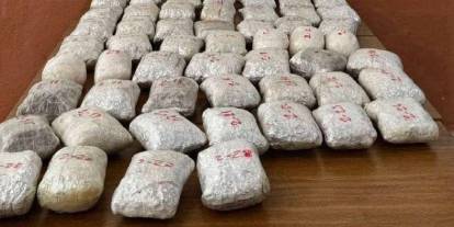 Hakkari sınırında onlarca kilo uyuşturucu ele geçirildi